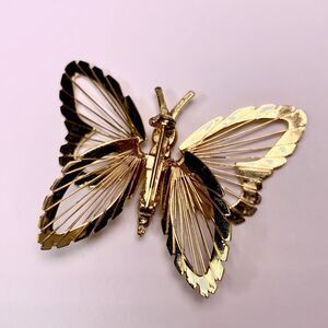 🦋 Free with any jewelry purchase! 🦋